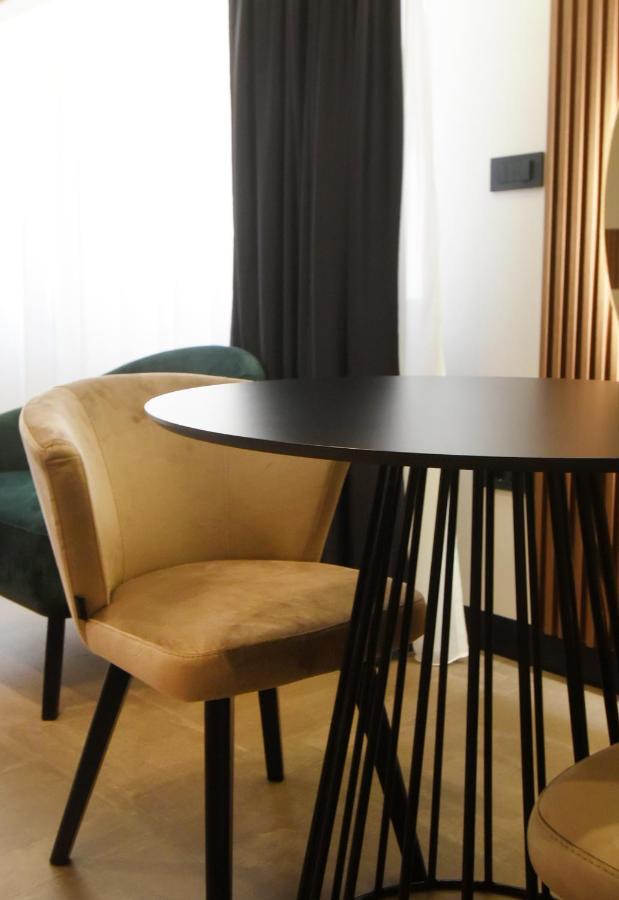 Grandeur Apartments Pula Luaran gambar