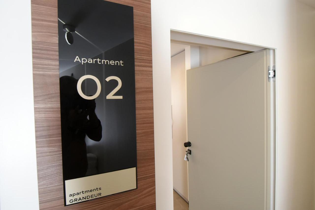 Grandeur Apartments Pula Luaran gambar