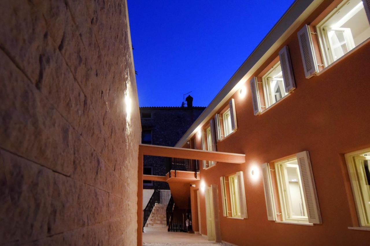 Grandeur Apartments Pula Luaran gambar